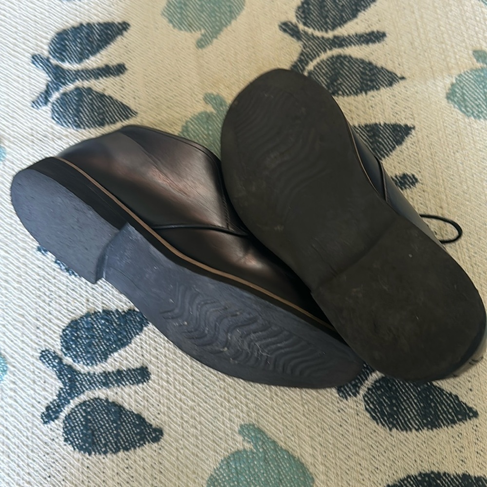Classic Black Men's Dress Shoes - Picture 6 of 12